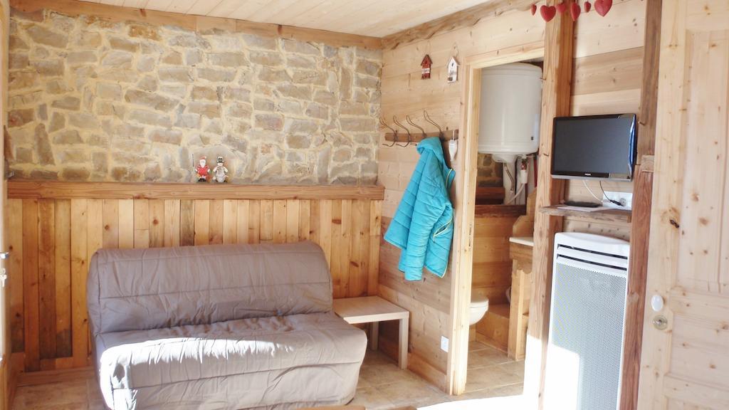 Apartment Dans *